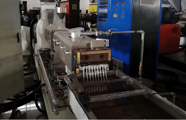 PVC Ekstrüzyon makinesi-1