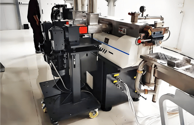 Engineering Plastic Extrusie Lijn-3