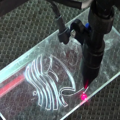 Guide étape par étape pour la découpe laser de l'acrylique et du plexiglas